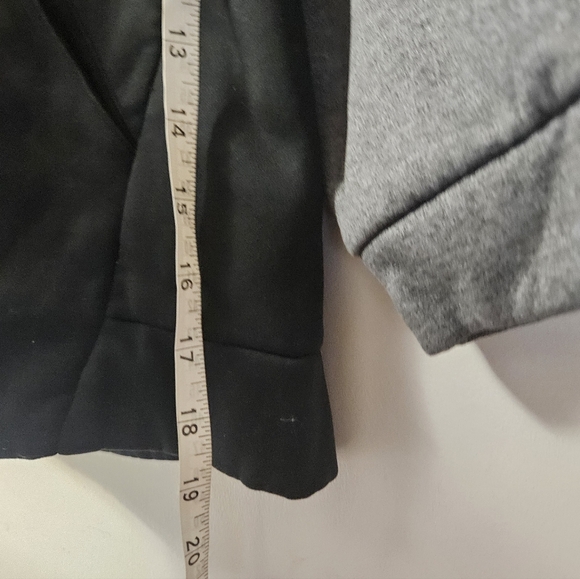 Nike Men's Black and Gray Pullover Hoodie! - Picture 5 of 7